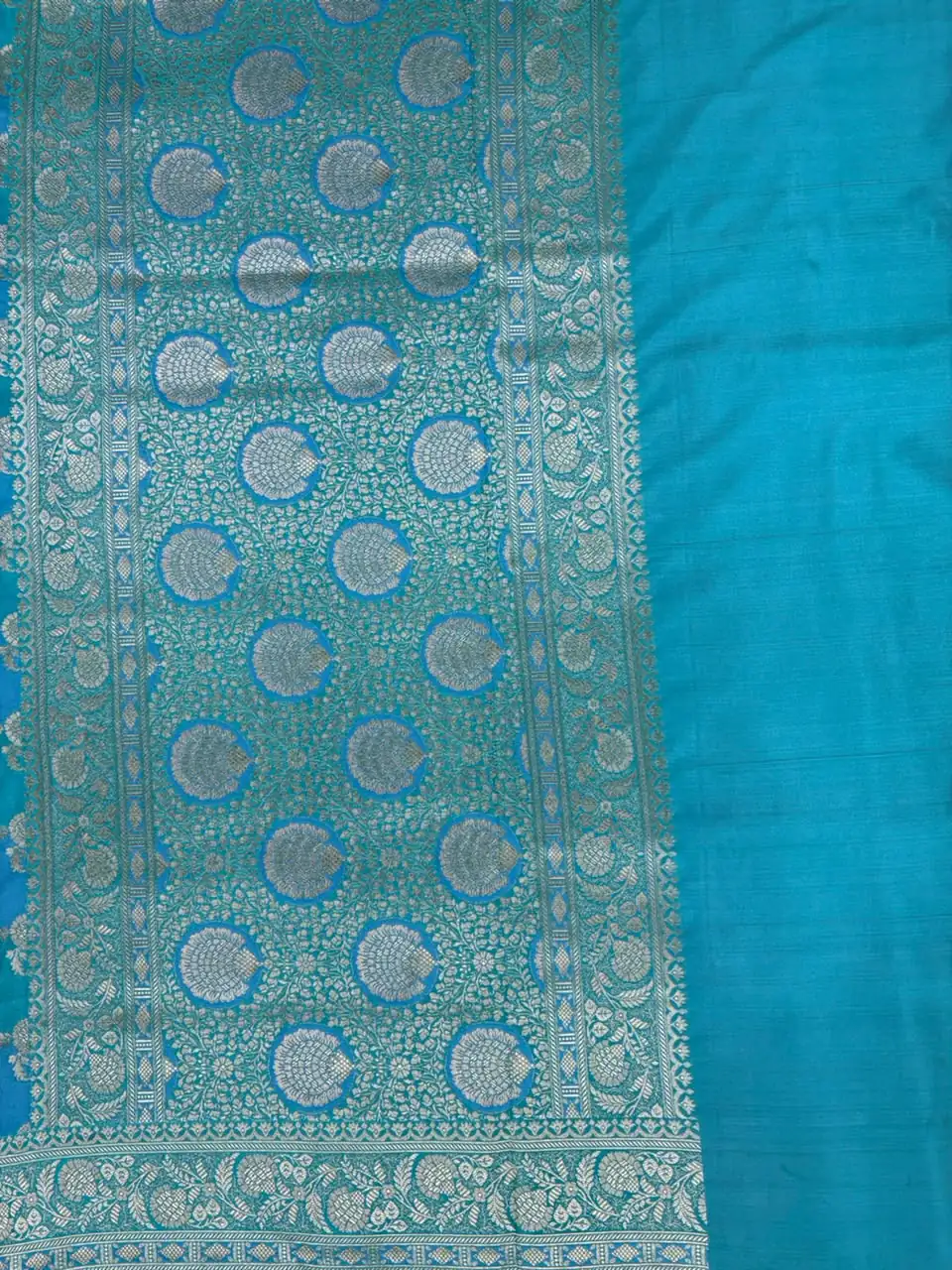 Blue and Turquoise Green Rangkaat Pure Mashru Silk Saree - Image 3