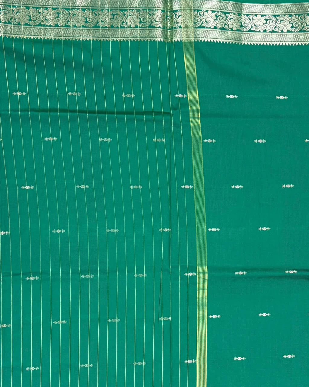 Green and Pink Semi Silk Saree - Image 2