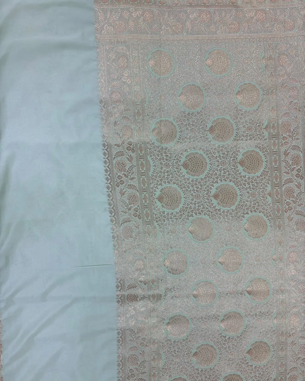 Mint Green and Turquoise Green Pure Mashru Silk Saree - Image 3