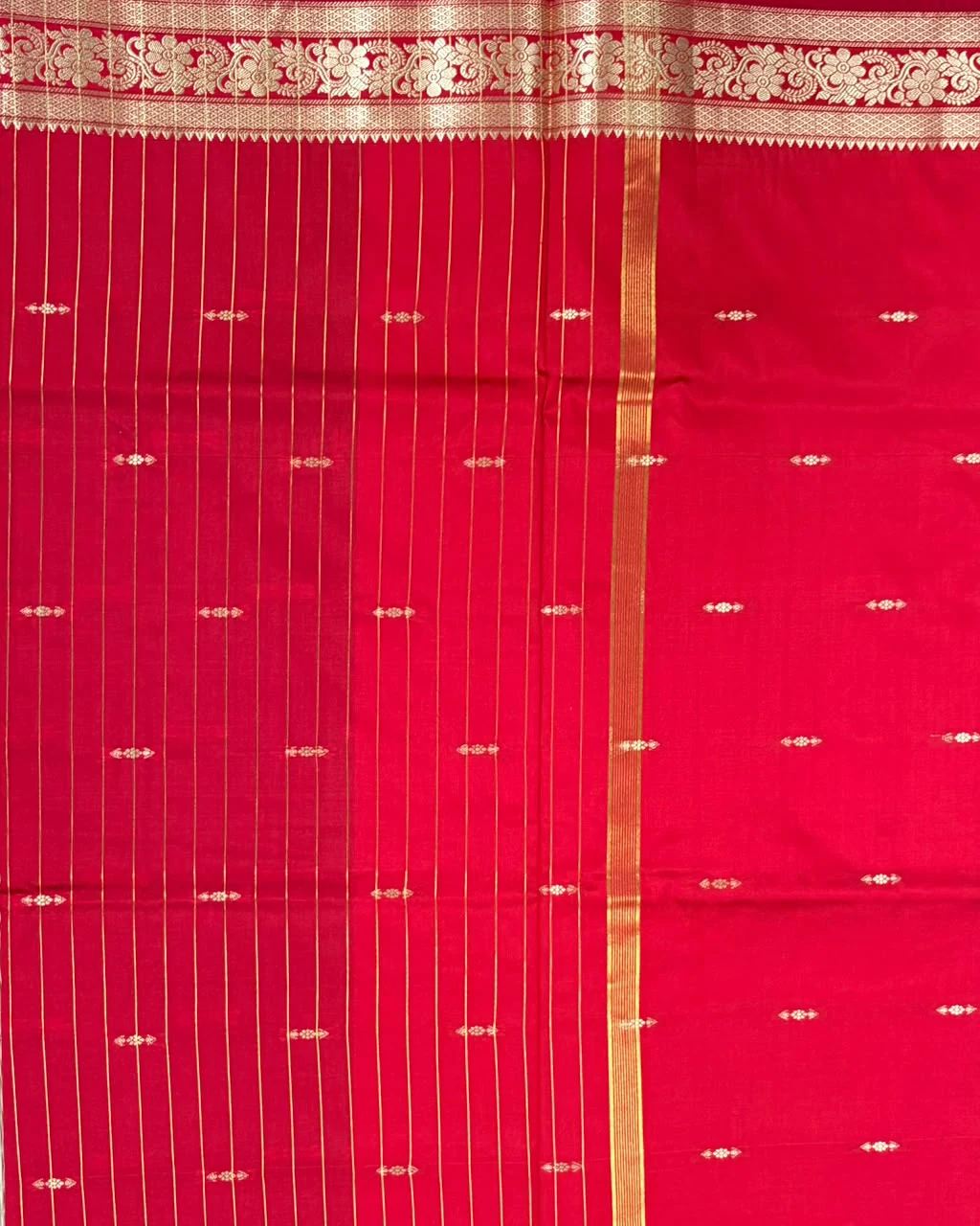 Red and Dark Bottle Green Semi Silk Saree - Image 3