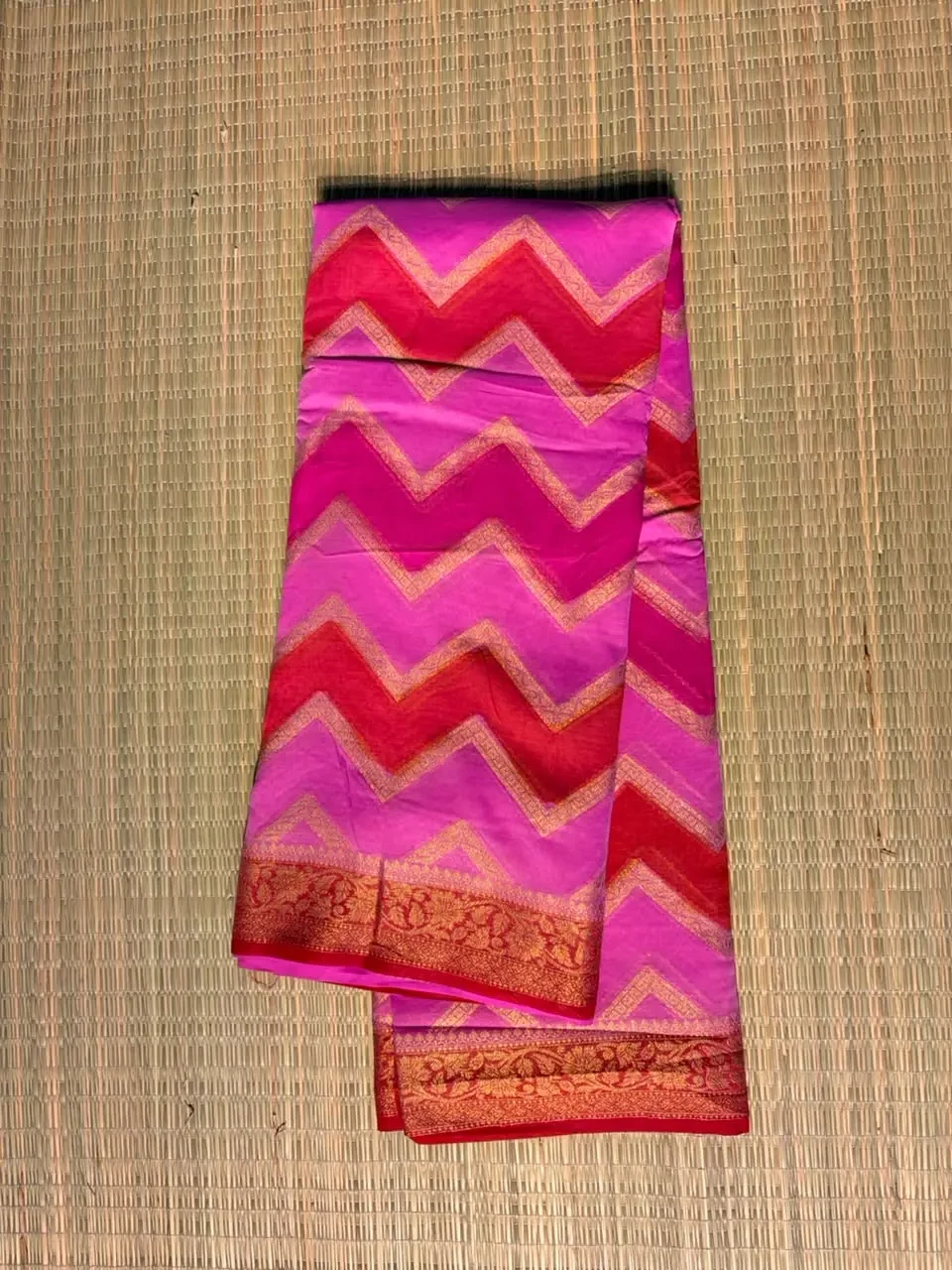 Red and Rosemilk Zigzag Semi Chiffon Saree 1